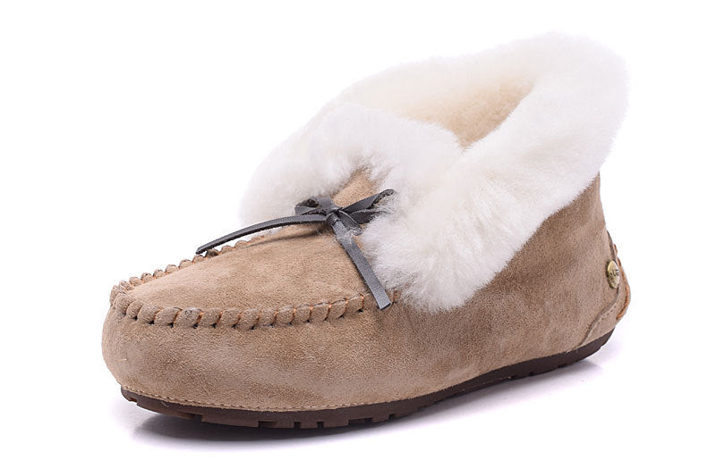 Sheepskin and Wool Integrated Snow Boots Warm Bun Shoes  Slippers