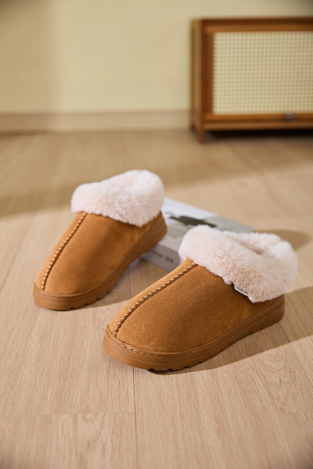 Faux Fur Round Toe Platform Slippers