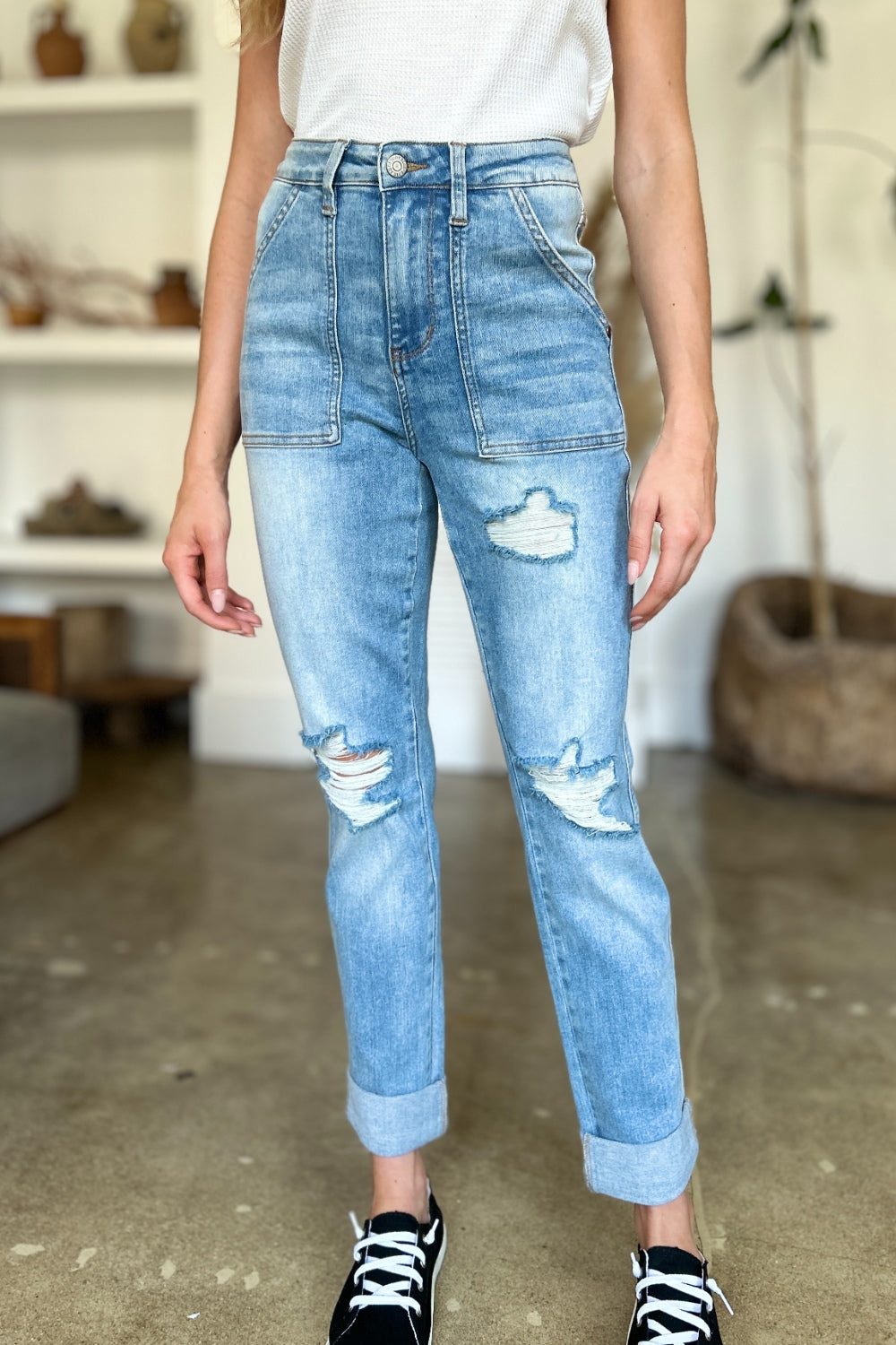 Judy Blue Full Size Womens Distressed Straight Jeans with Patch Pockets