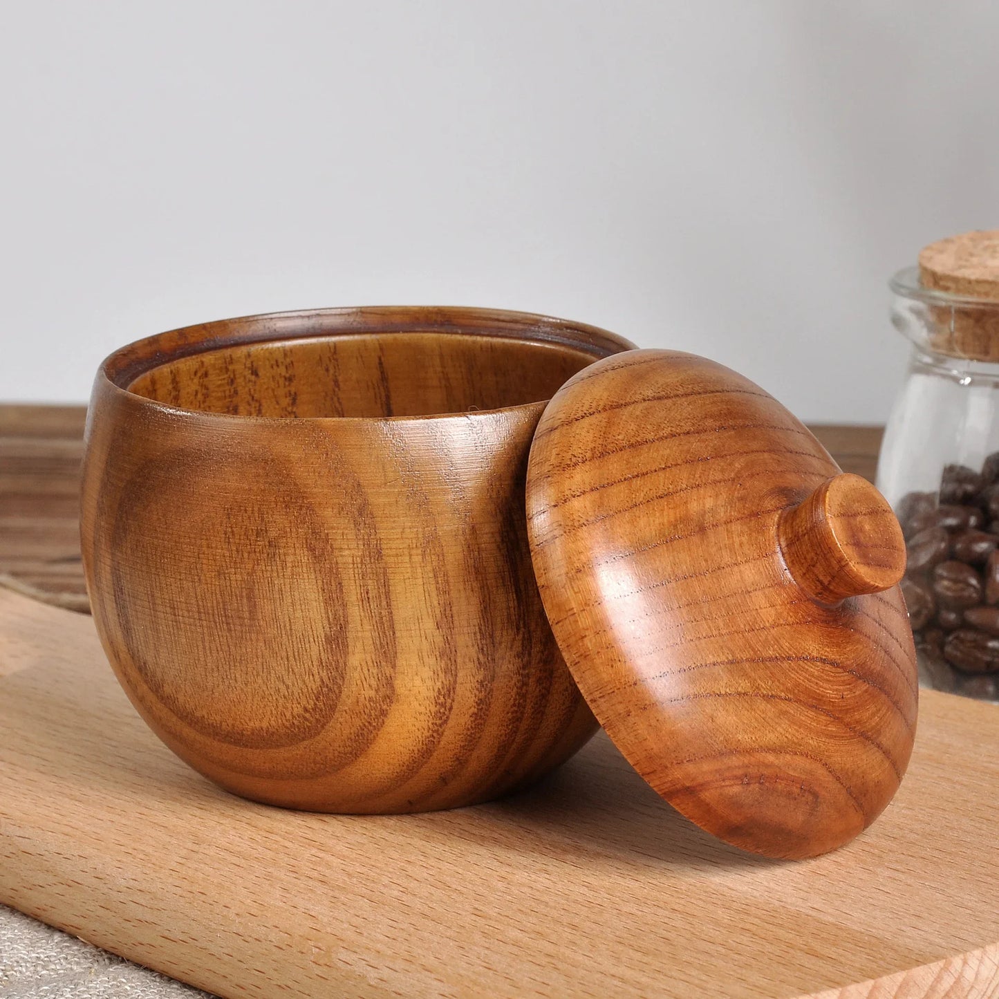 Solid Wood Seasoning Pot Creative Seasoning Bottle Wooden Retro Solid Wood Salt Shaker Kitchen Tools with Lid Seasoning Pot 2021