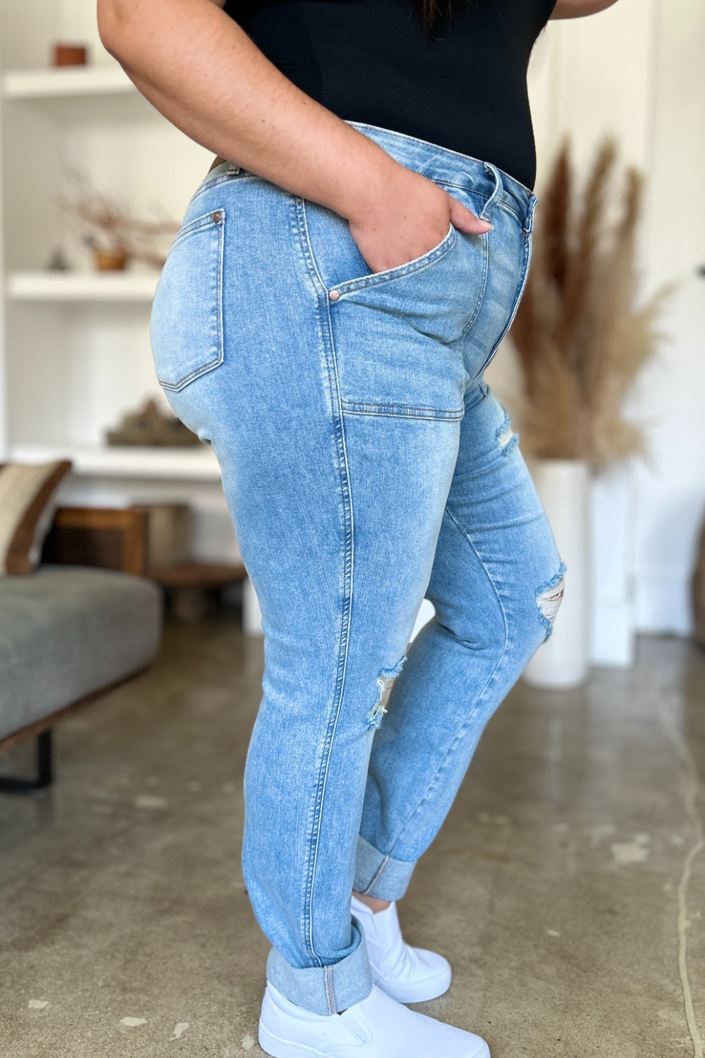 Judy Blue Full Size Womens Distressed Straight Jeans with Patch Pockets