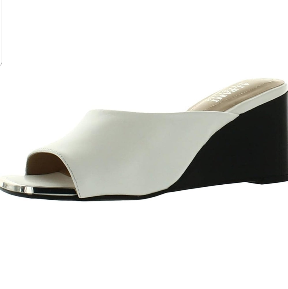 🆕️Alfani Womens Laurita Metallic Trim Wedge Sandals. C2-42b