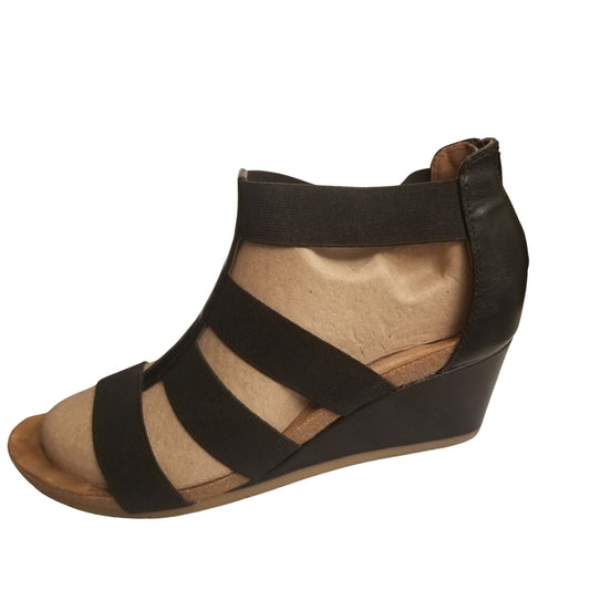 Softt Euro Soft Womens Black Sandals - C2S1-21